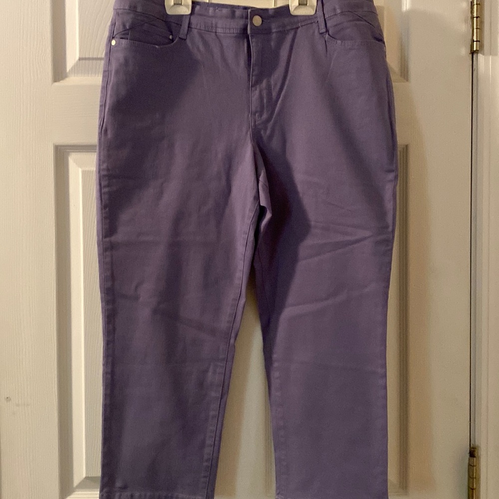 Ladies Bandolino size 14 crop pants